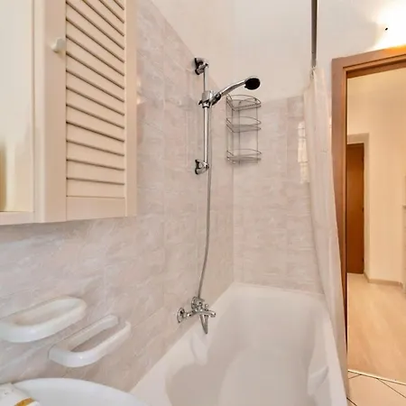 Apartment Sunflower - Modern On Maggiore Verbania