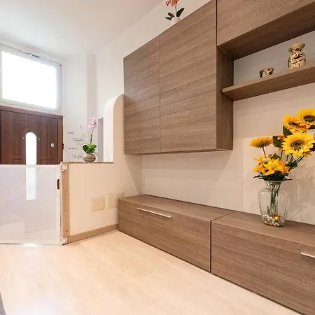 Sunflower - Modern On Maggiore Verbania